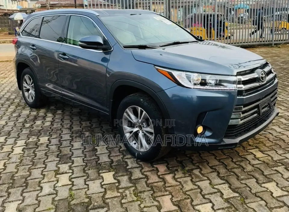 Toyota Highlander XLE V6 4x4 (3.5L 6cyl 6A) 2016 Blue