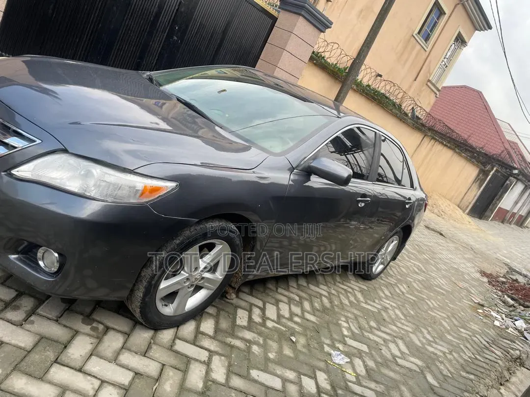 Toyota Camry LE 4dr Sedan (2.5L 4cyl 6A) 2011 Black