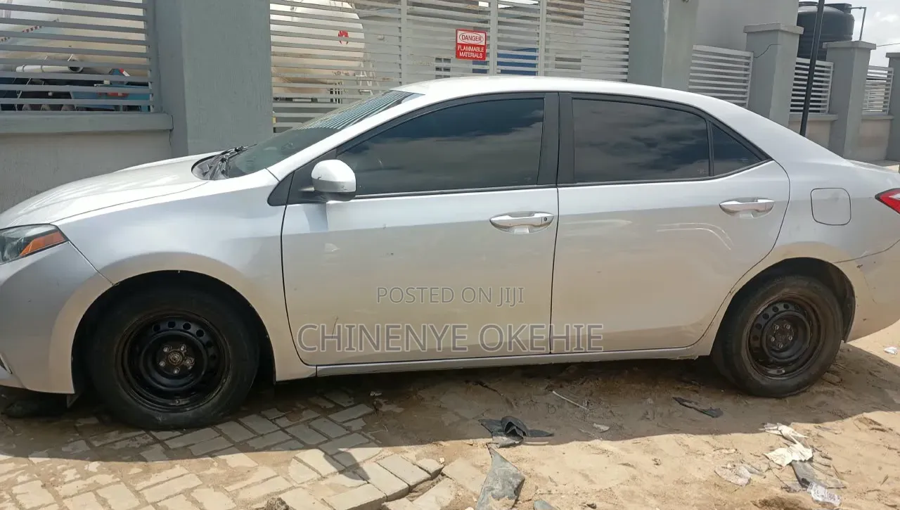 Toyota Corolla 2015 Silver