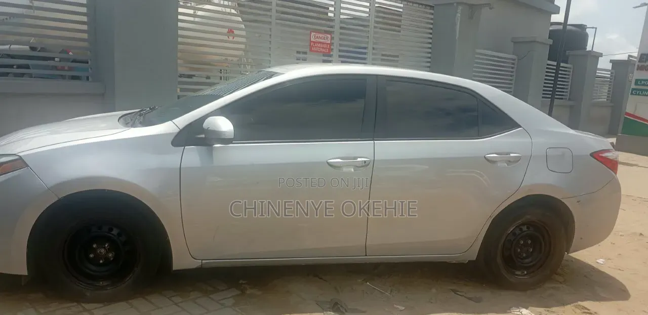 Toyota Corolla 2015 Silver