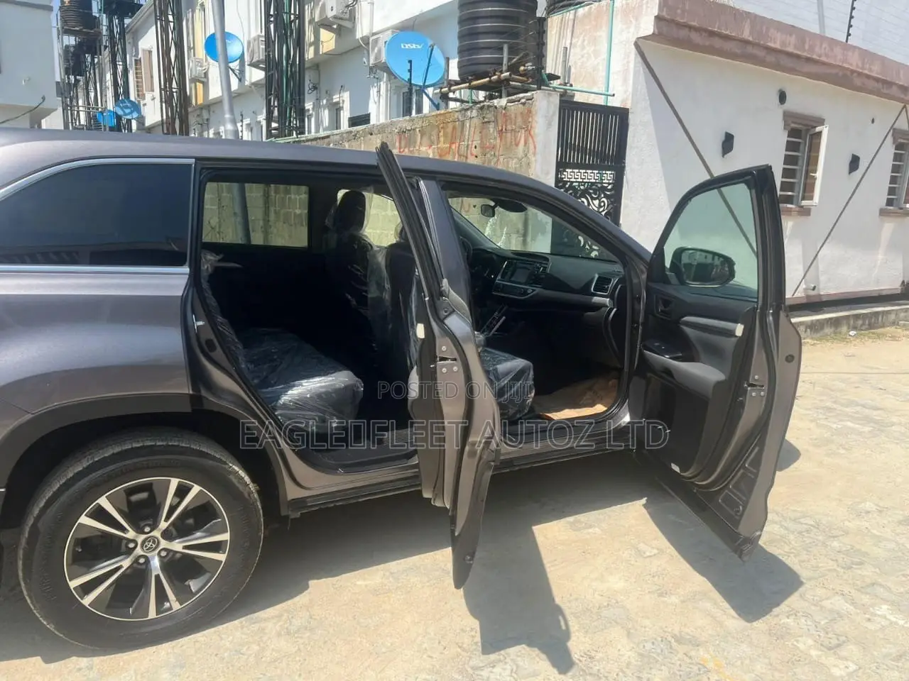 Toyota Highlander LE 2019 Gray