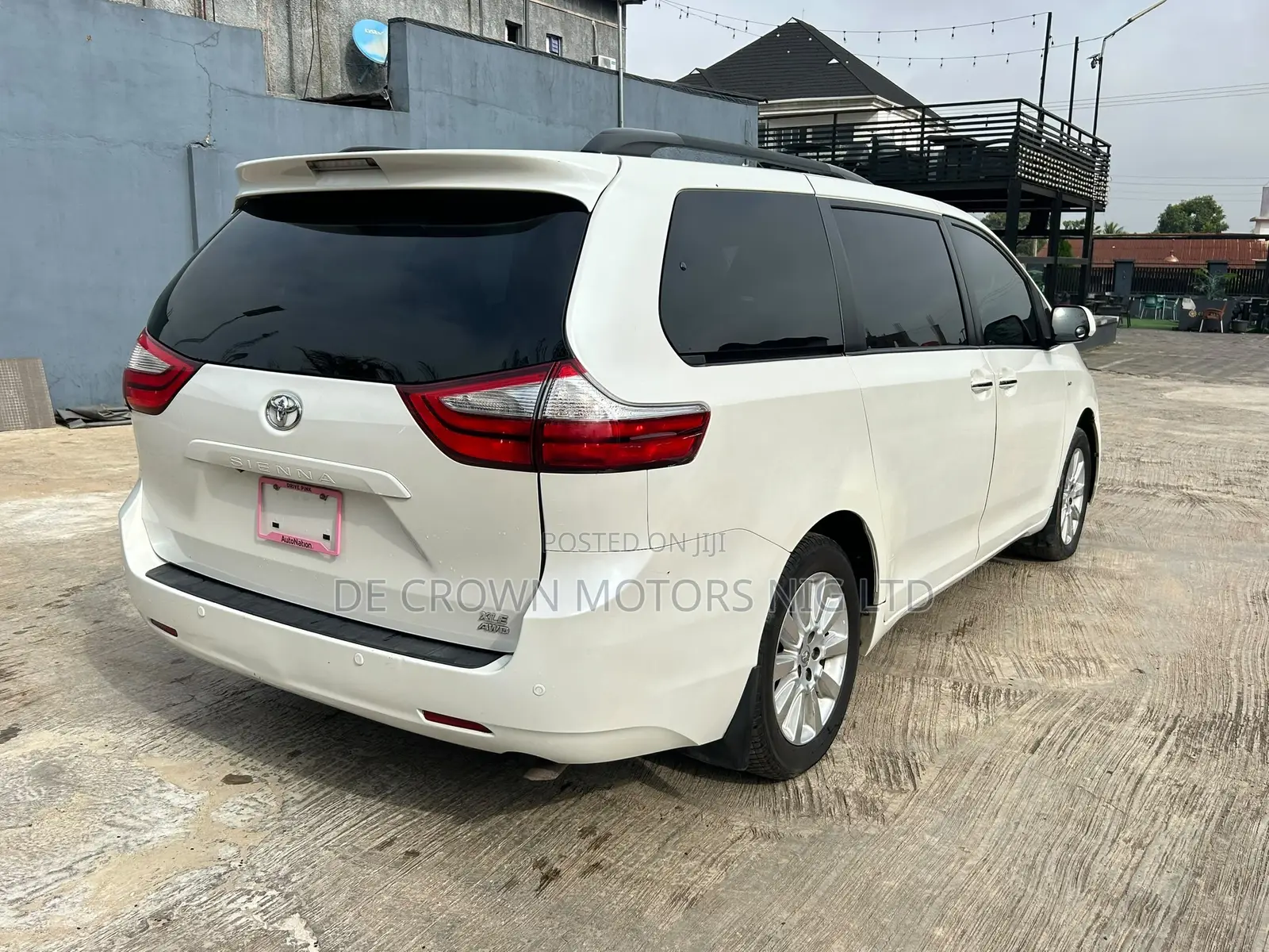 Toyota Sienna XLE 8 Passenger (3.5L 6cyl 6A) 2016 White