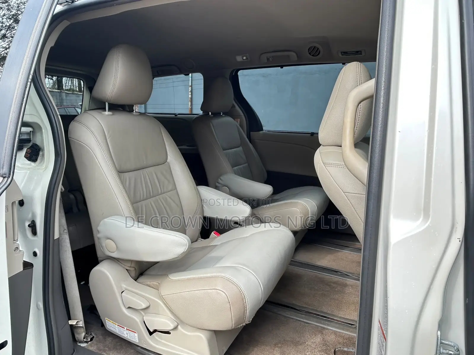 Toyota Sienna XLE 8 Passenger (3.5L 6cyl 6A) 2016 White