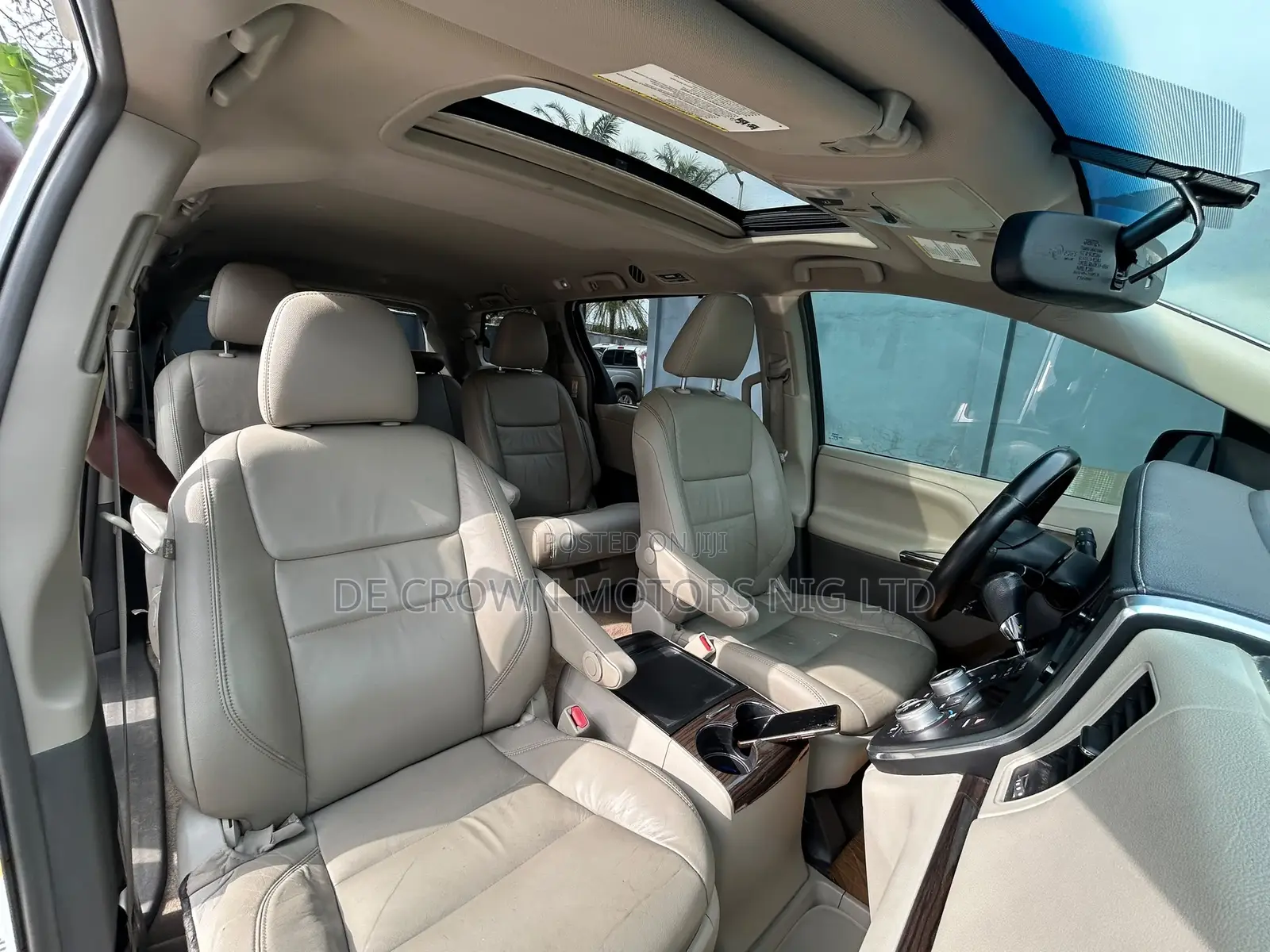 Toyota Sienna XLE 8 Passenger (3.5L 6cyl 6A) 2016 White