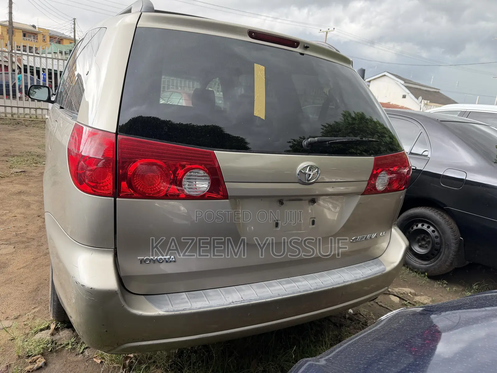 Toyota Sienna LE FWD 2006 Gold