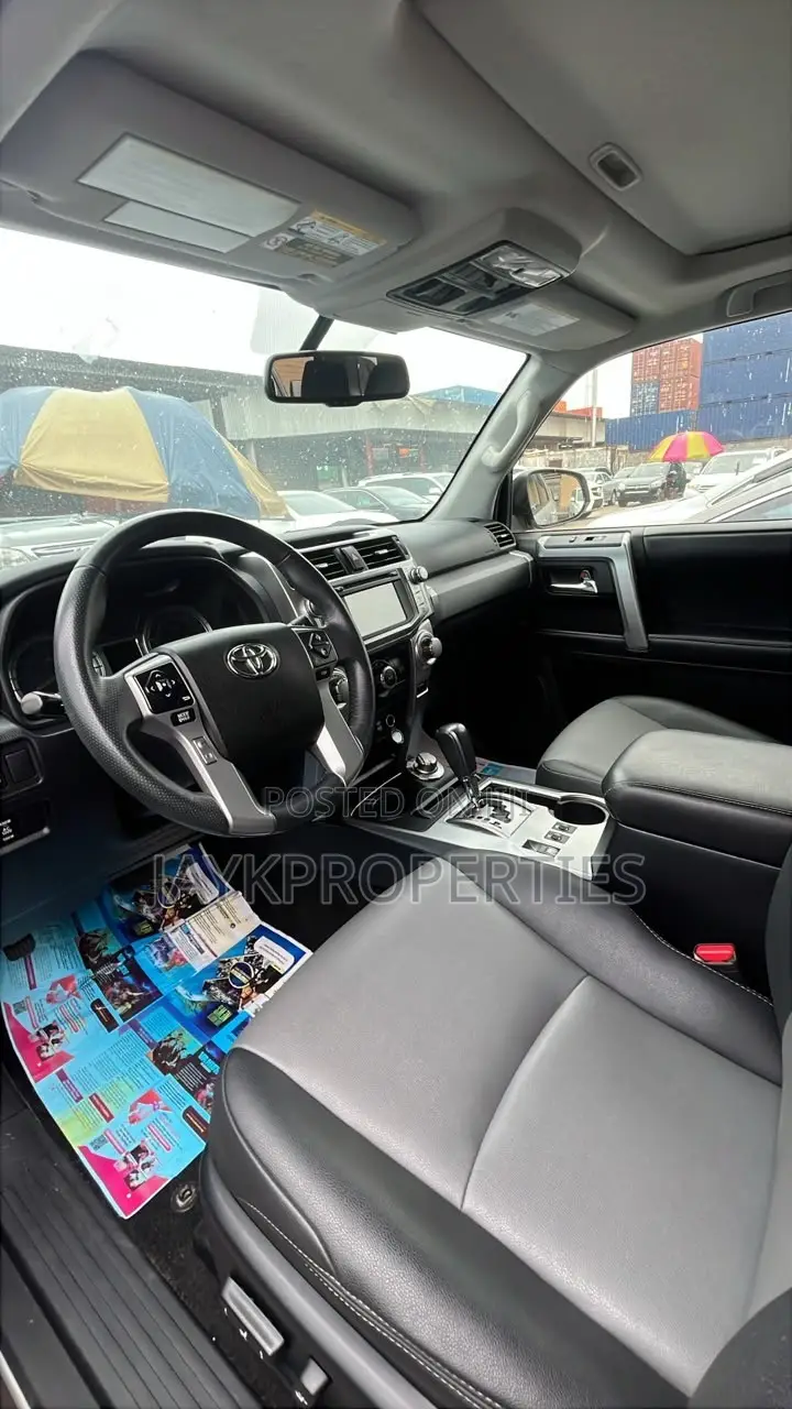Toyota 4-Runner 2019 Silver
