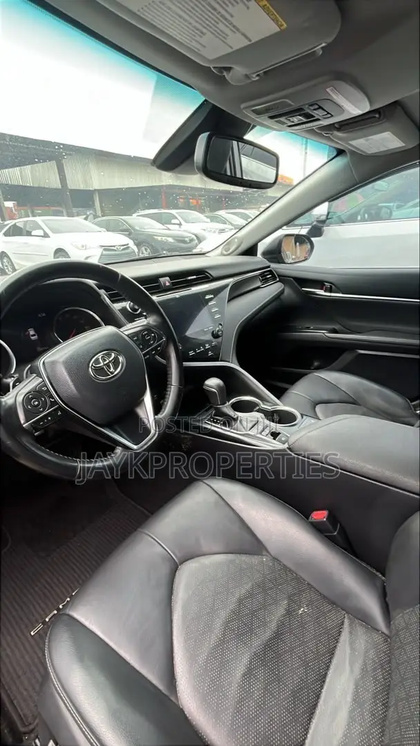 Toyota Camry 2019 Gray