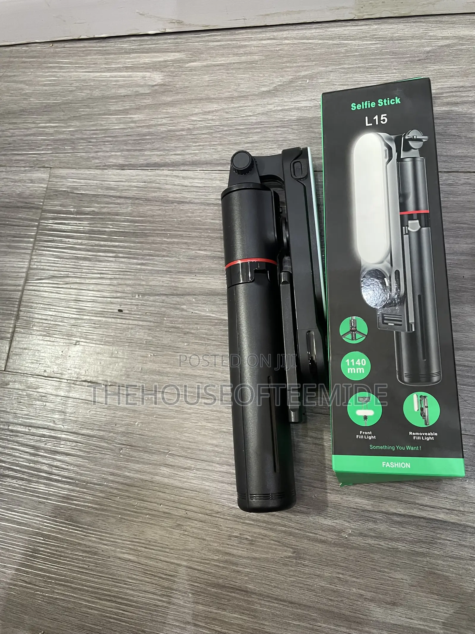 L15 Selfie Stick With Mobile Light