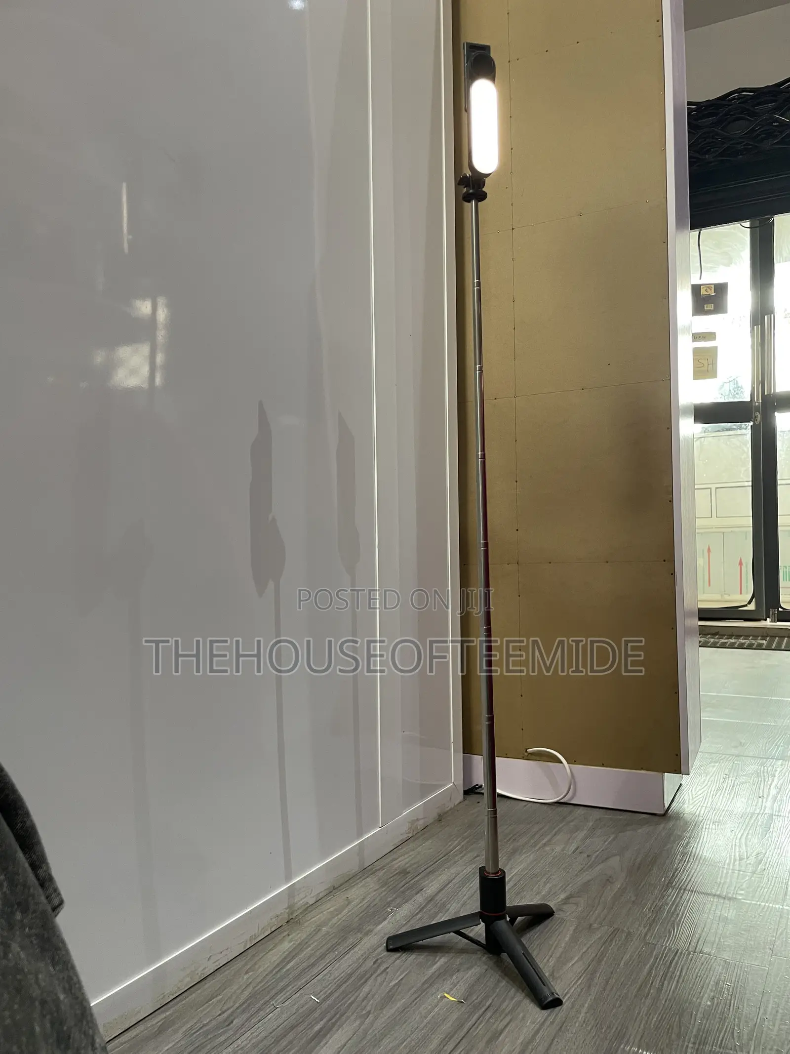 L15 Selfie Stick With Mobile Light