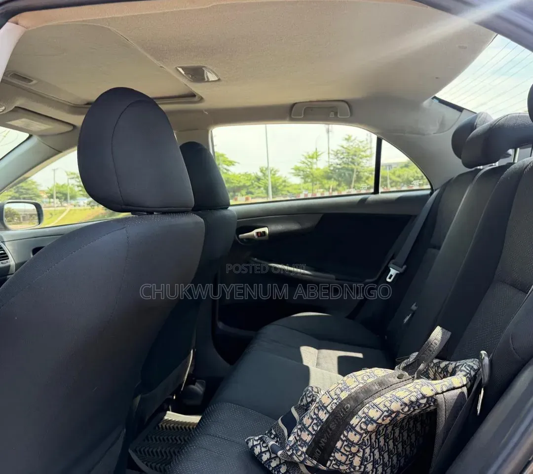 Toyota Corolla 2010 Gray