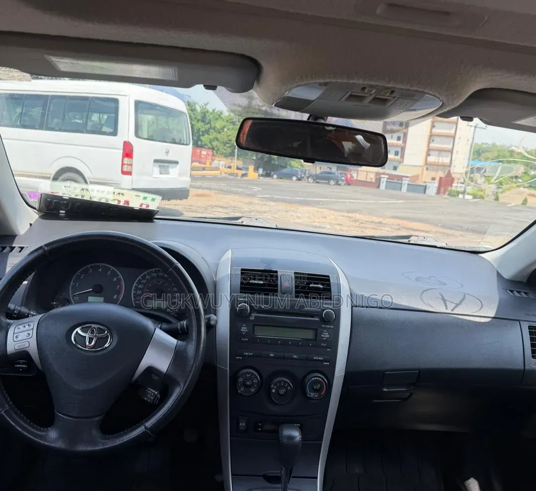 Toyota Corolla 2010 Gray