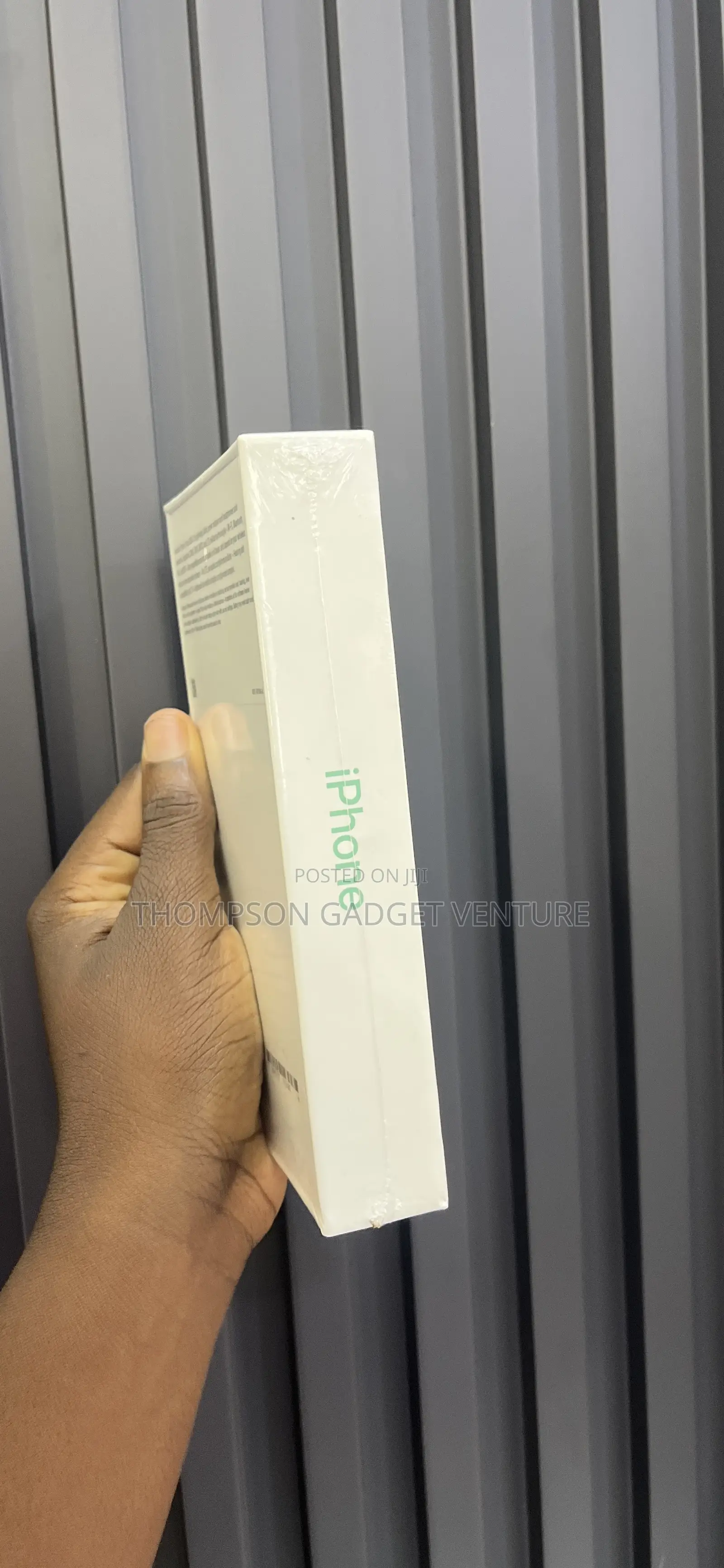 New Apple iPhone 11 64 GB Green