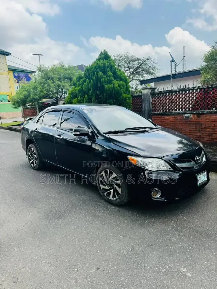 Toyota Corolla 2013 Black