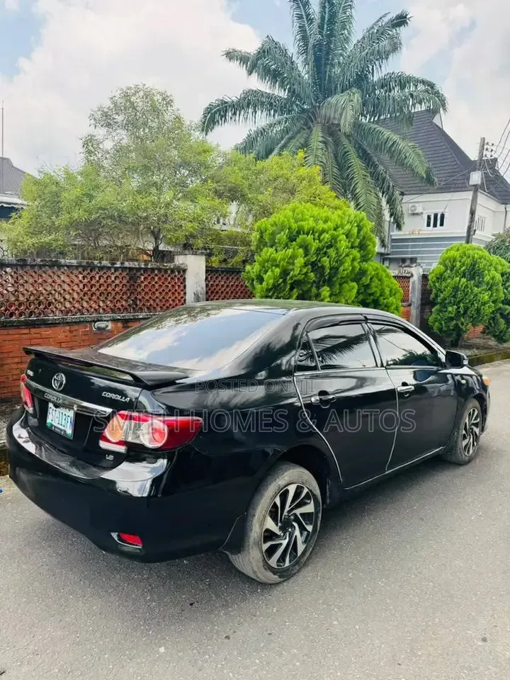 Toyota Corolla 2013 Black