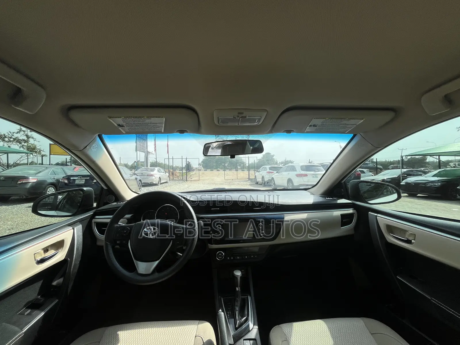 Toyota Corolla LE 4dr Sedan (1.8L 4cyl CVT) 2015 White