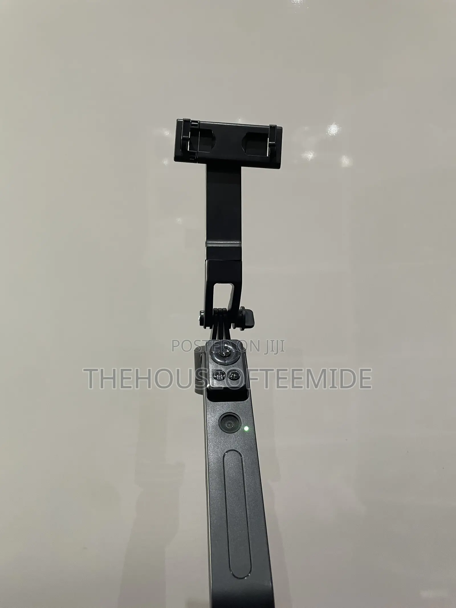 C12 Ai Tracking Tripod