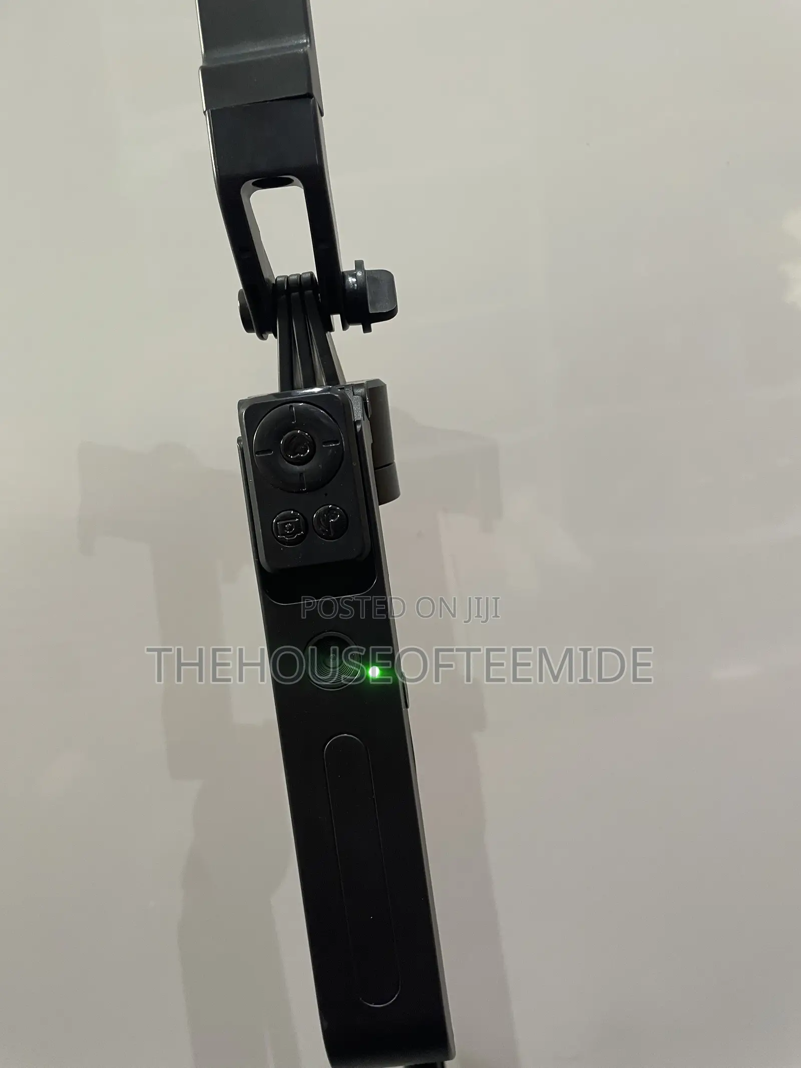 C12 Ai Tracking Tripod