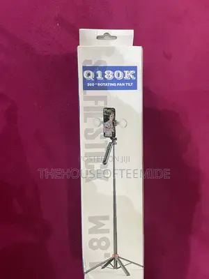 Q180K Rotating Tripod With Mobile Light