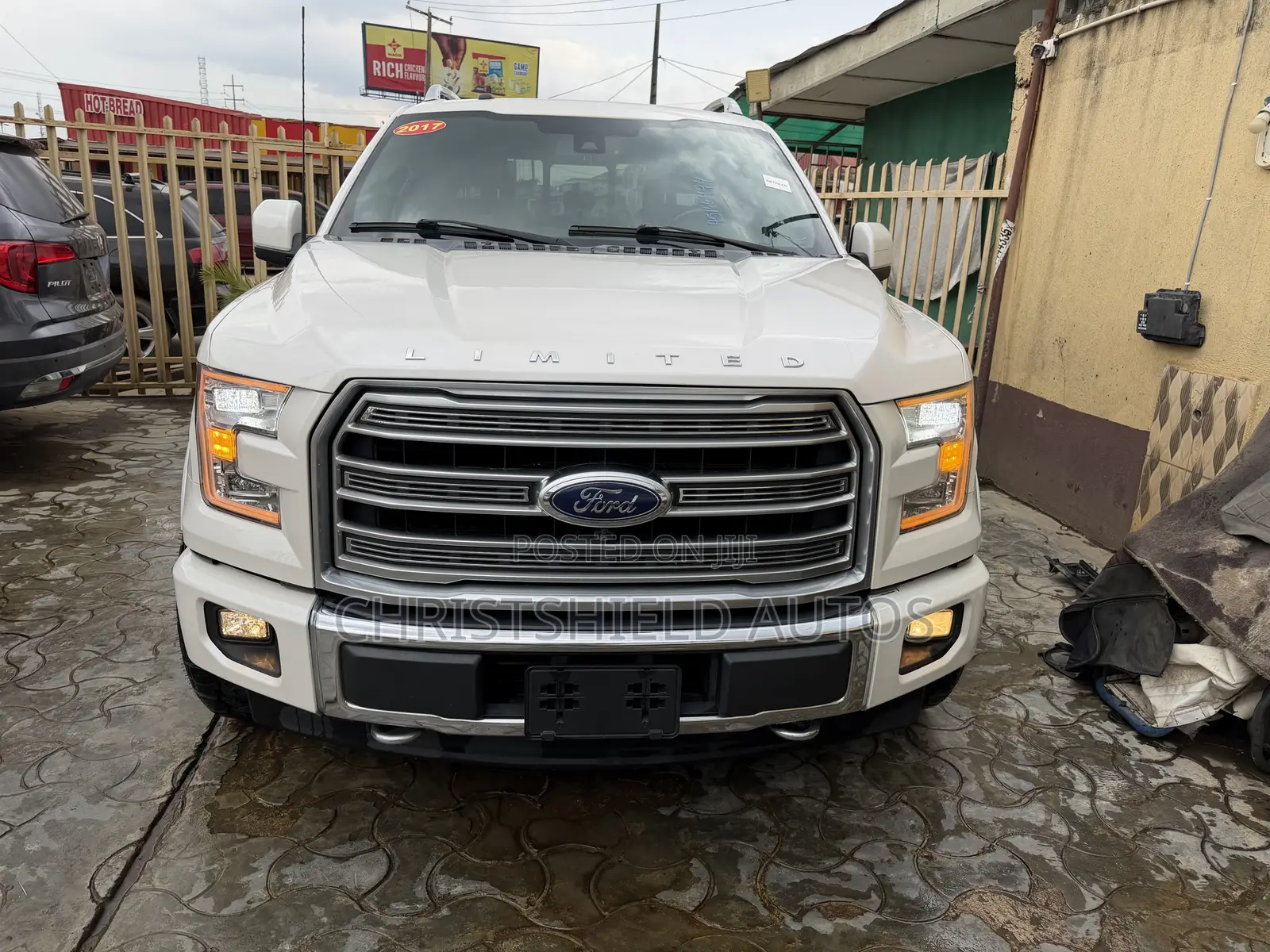 Ford F-150 Limited 4x4 SuperCrew Cab Styleside 5.5 ft. box 145 in. WB