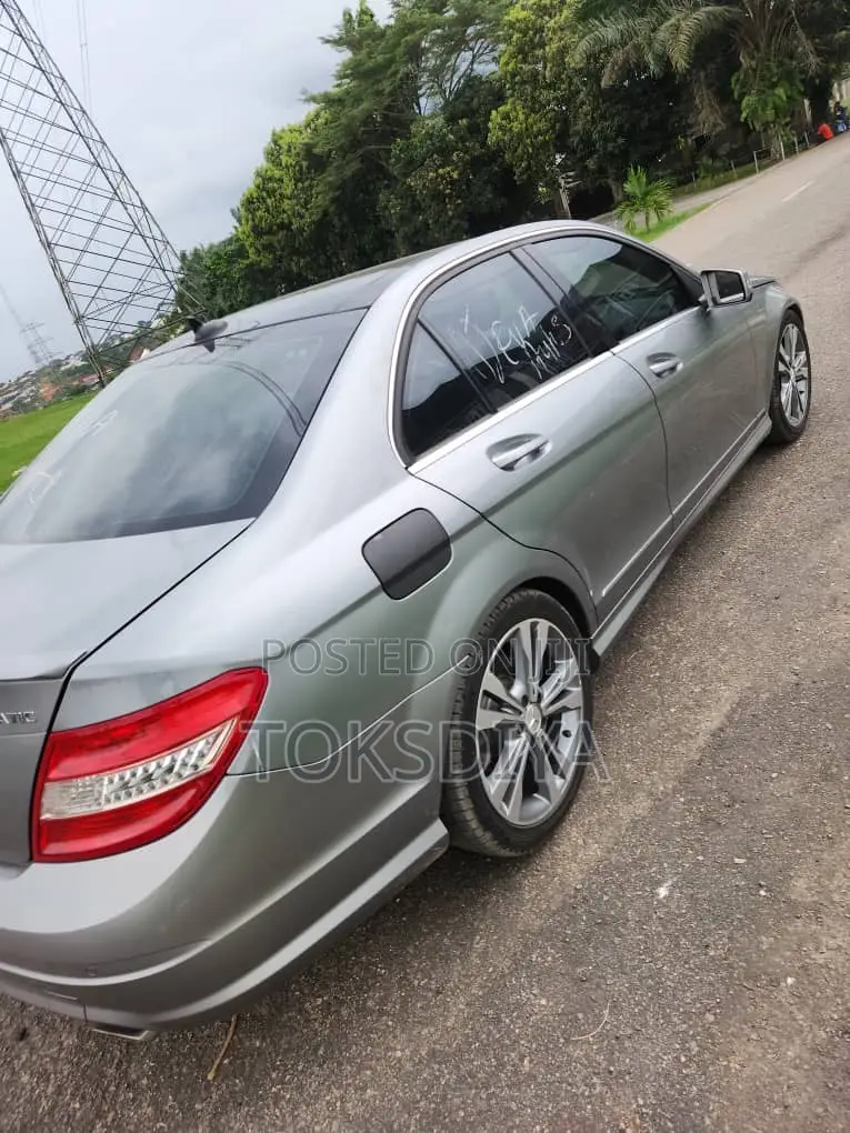Mercedes-Benz C350 C350 BlueEFFICIENCY 4MATIC AWD 2010 Ivory