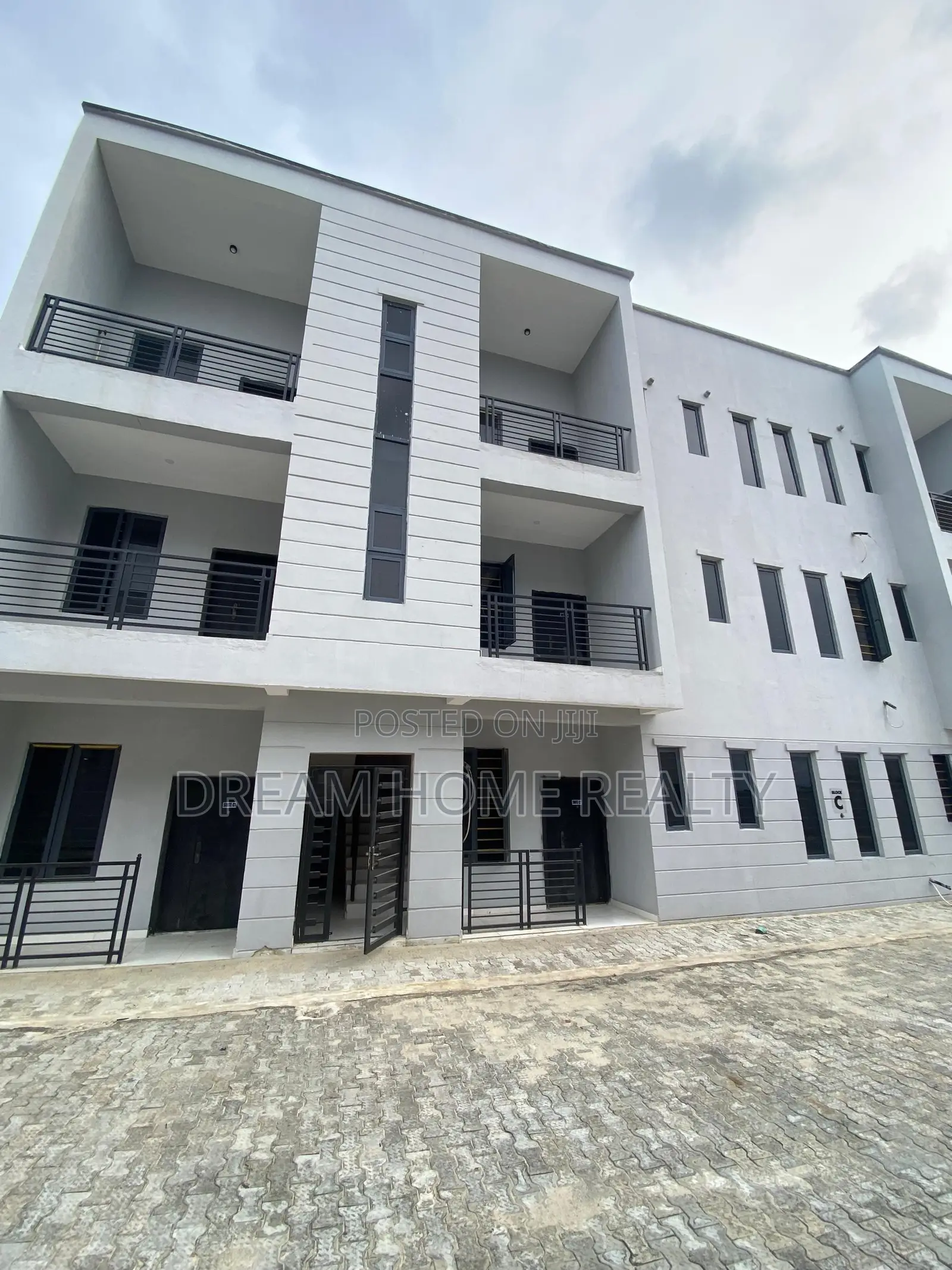 2bdrm Apartment in By Skymall, Sangotedo for rent
