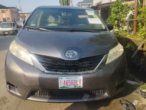 Toyota Sienna LE 8 Passenger 2010 Matt Black