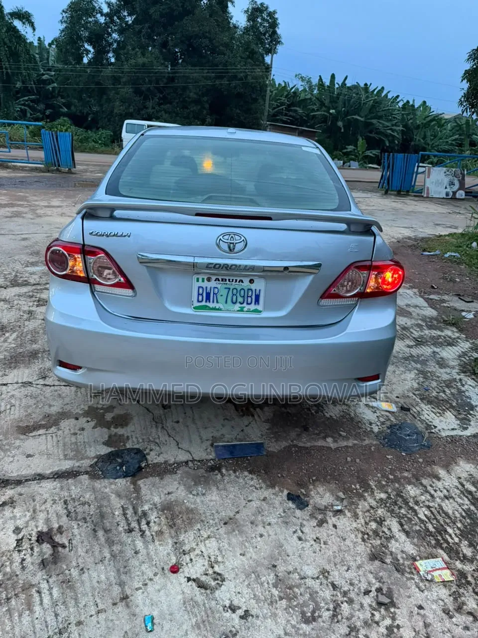 Toyota Corolla LE 4dr Sedan (1.8L 4cyl 4A) 2010 Silver