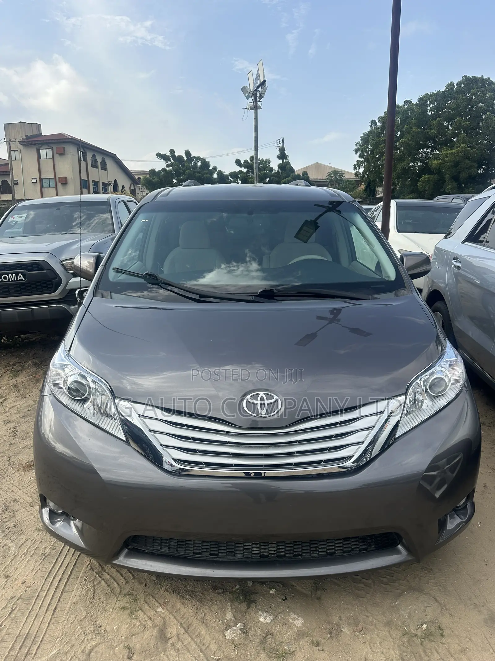 Toyota Sienna LE FWD 8-Passenger 2013 Gray