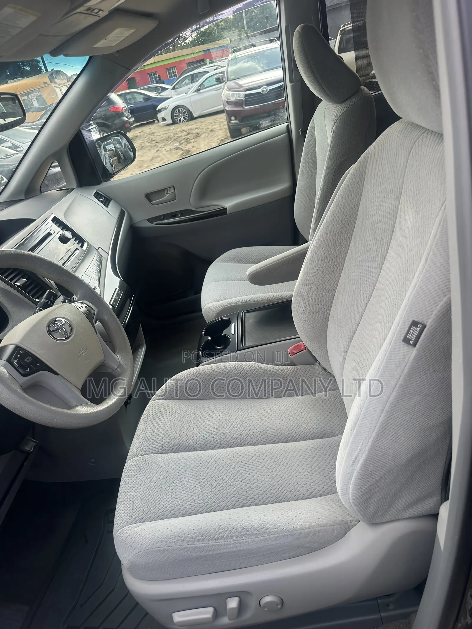 Toyota Sienna LE FWD 8-Passenger 2013 Gray