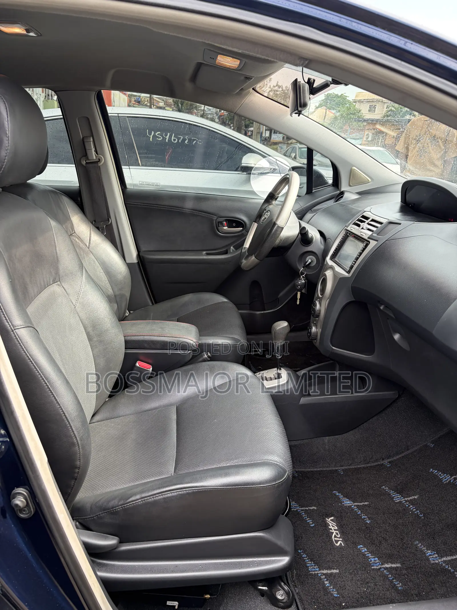 Toyota Yaris Base Sedan 4dr 2010 Blue