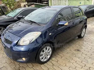 Toyota Yaris Base Sedan 4dr 2010 Blue