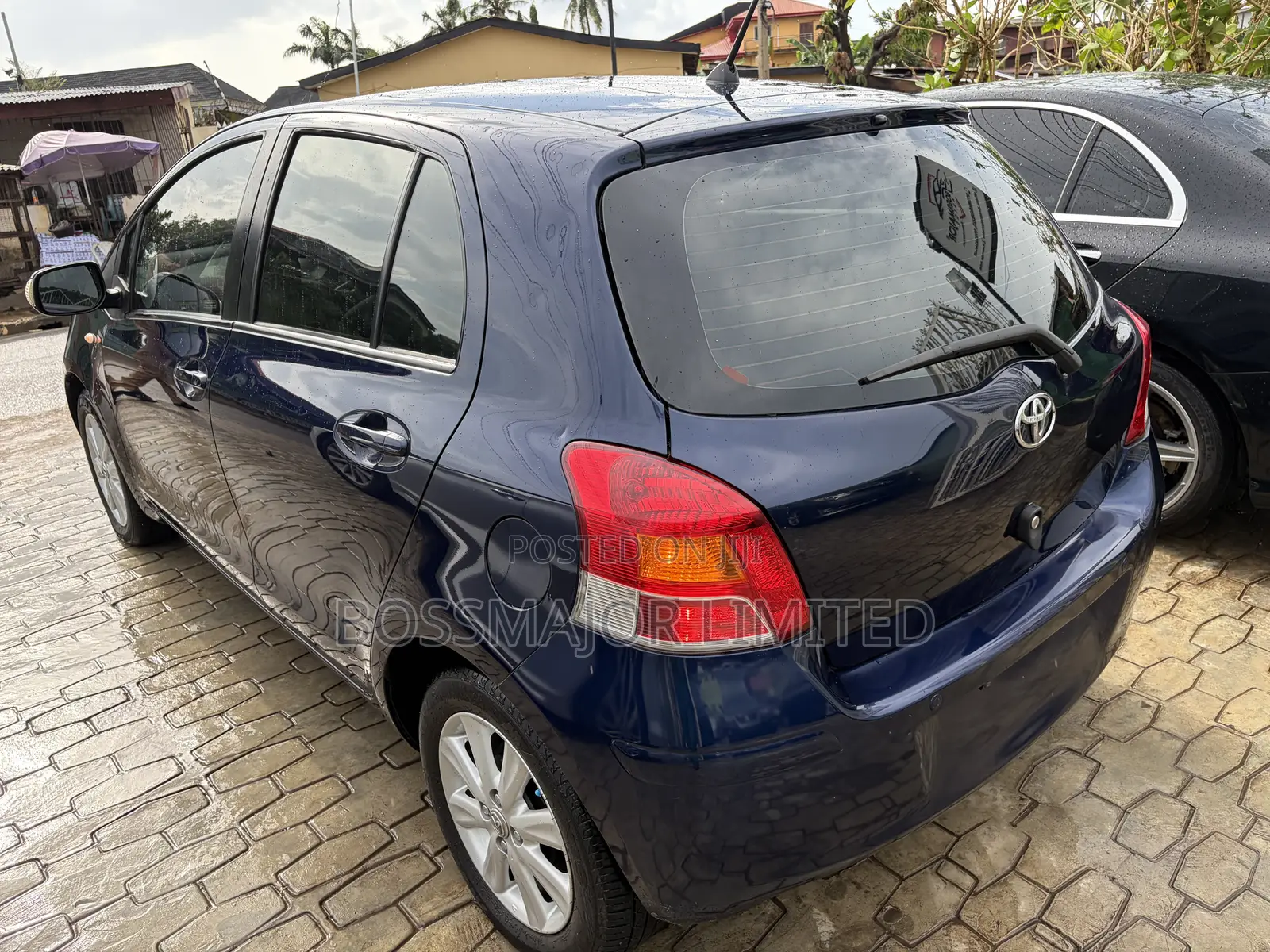 Toyota Yaris Base Sedan 4dr 2010 Blue