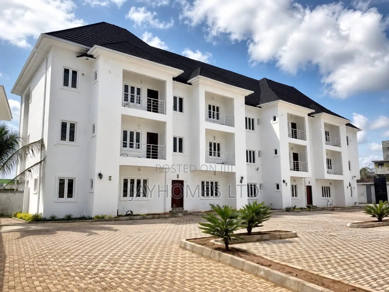 3bdrm Block of Flats in Dbs Asaba, Oshimili South for sale