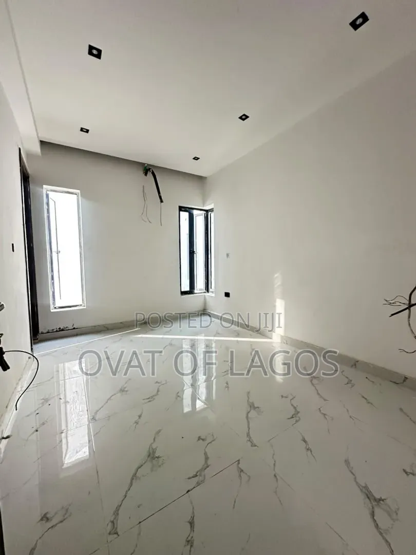 4bdrm Duplex in Lekki Phase 1 for sale