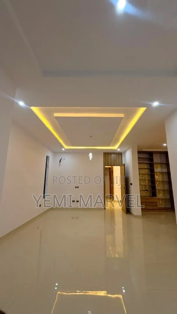 4bdrm Duplex in Oke’Badan Estate, for sale