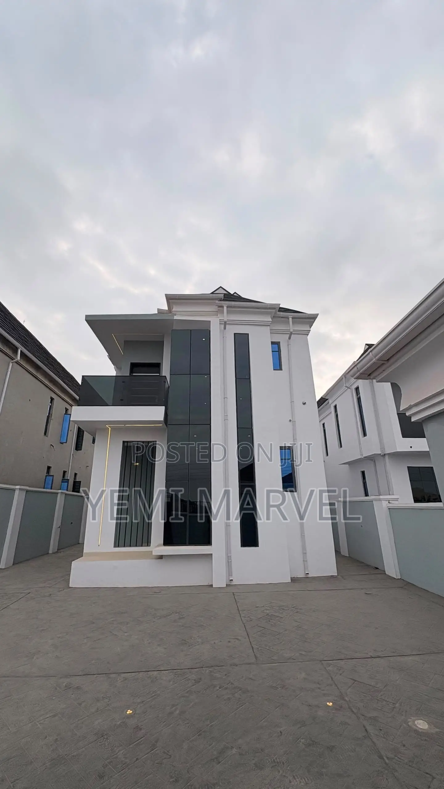 4bdrm Duplex in Oke’Badan Estate, for sale