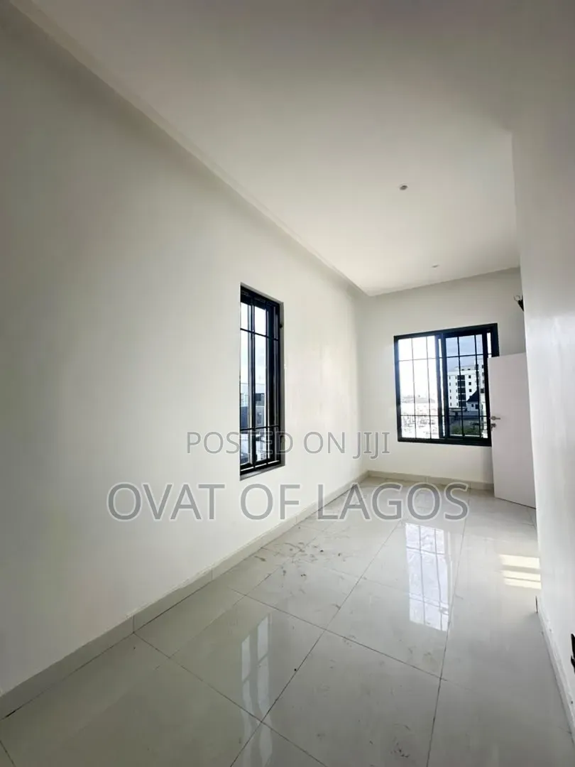 4bdrm Duplex in Lekki Phase 1 for sale