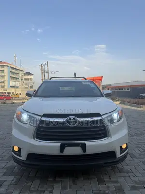 Toyota Highlander Limited 4dr SUV AWD (3.5L 6cyl 6A) 2015 White