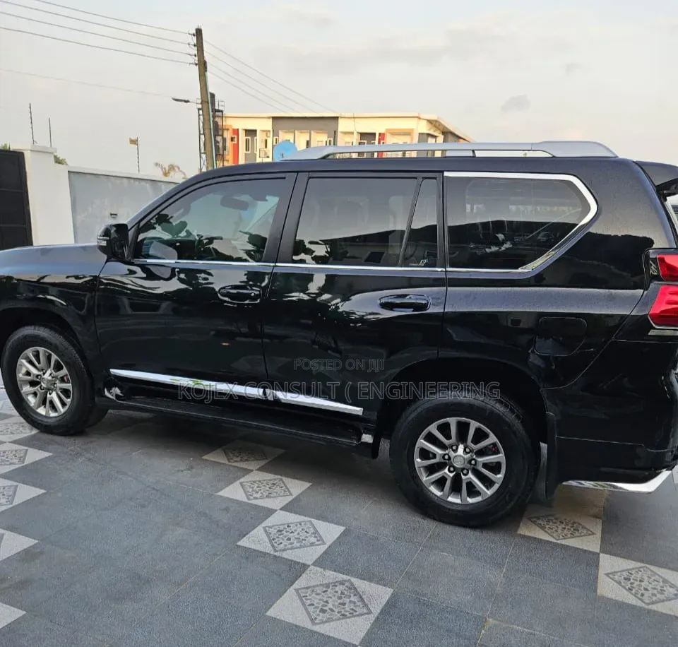 Toyota Land Cruiser Prado 2018 Black
