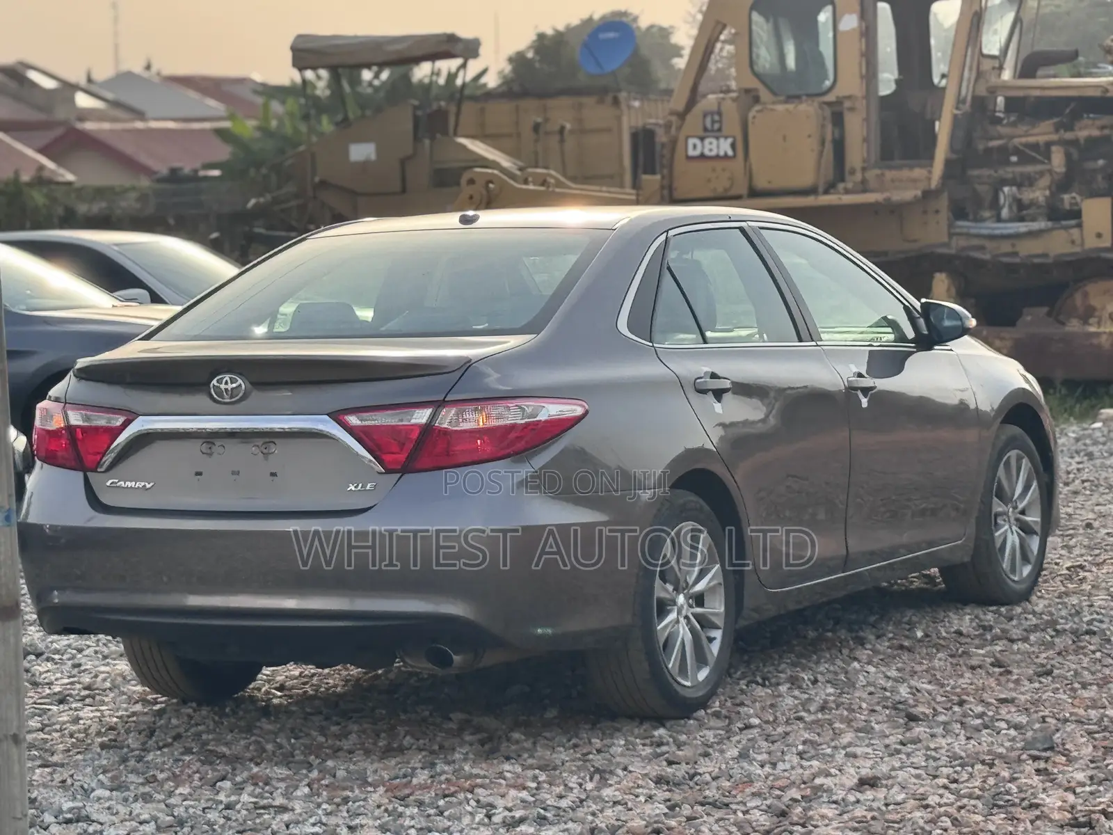 Toyota Camry XLE 4dr Sedan (3.5L 6cyl 6A) 2017 Gray