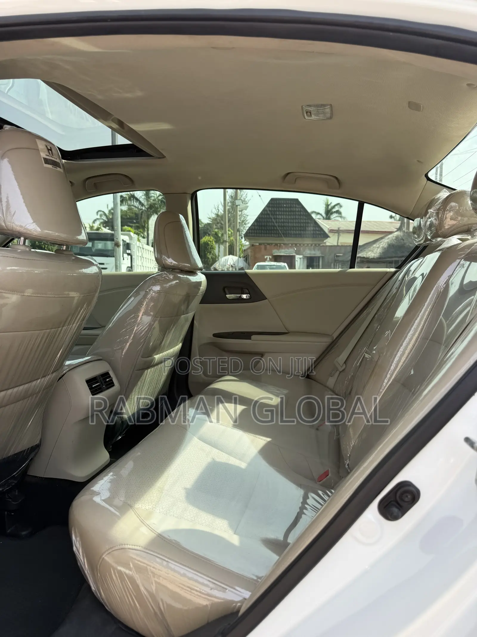 Honda Accord Touring 4dr Sedan FWD (3.5L 6cyl 6A) 2016 White