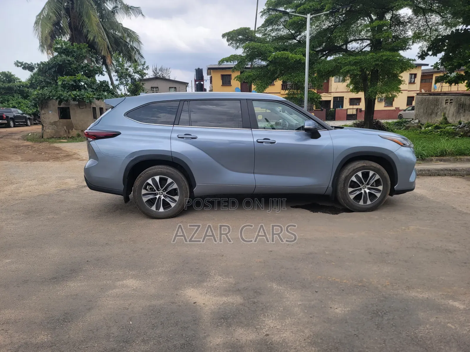 Toyota Highlander XLE AWD 2024 Blue