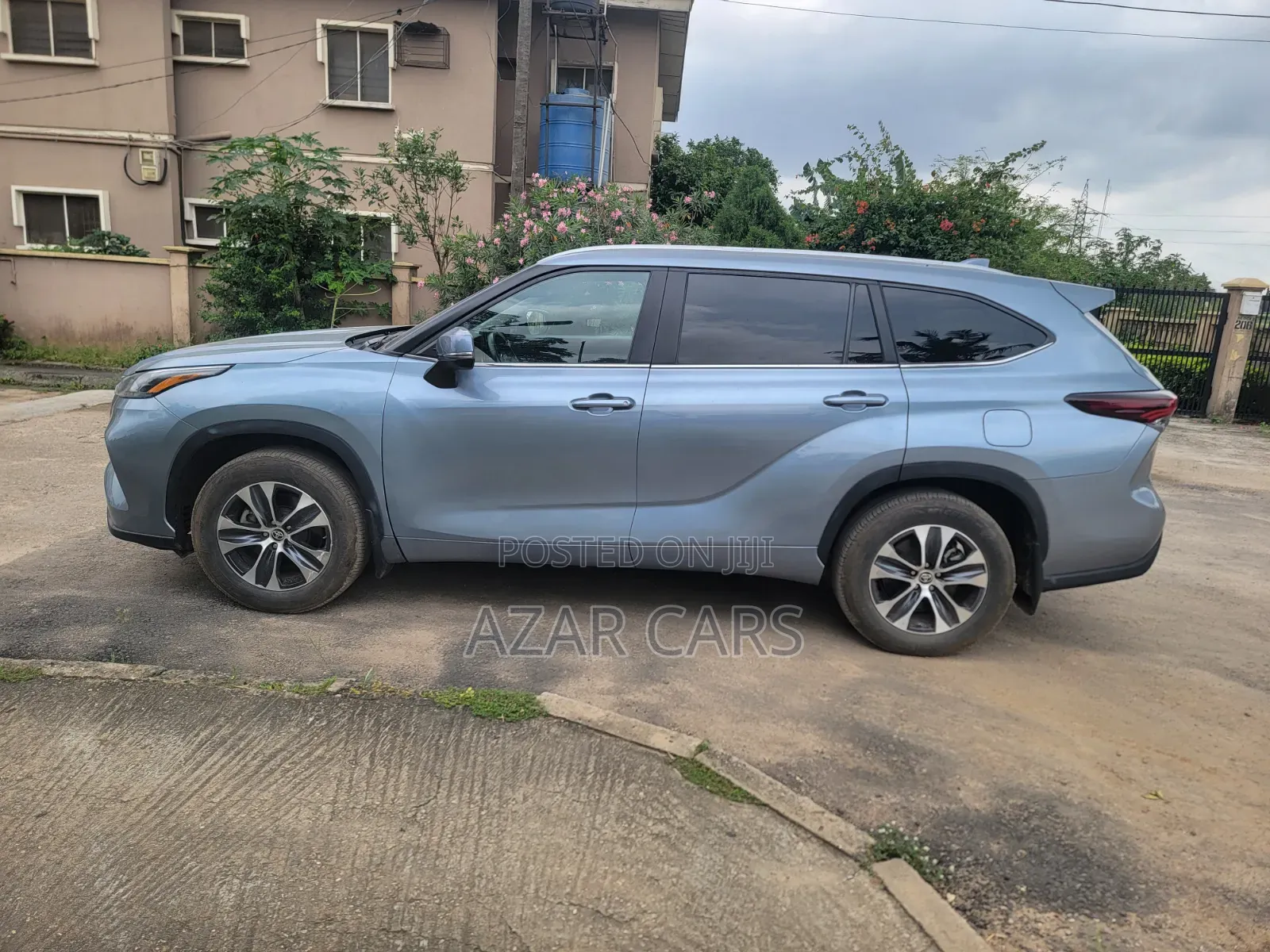 Toyota Highlander XLE AWD 2024 Blue