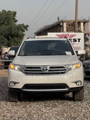 Toyota Highlander Limited 3.5l 4WD 2013 Silver