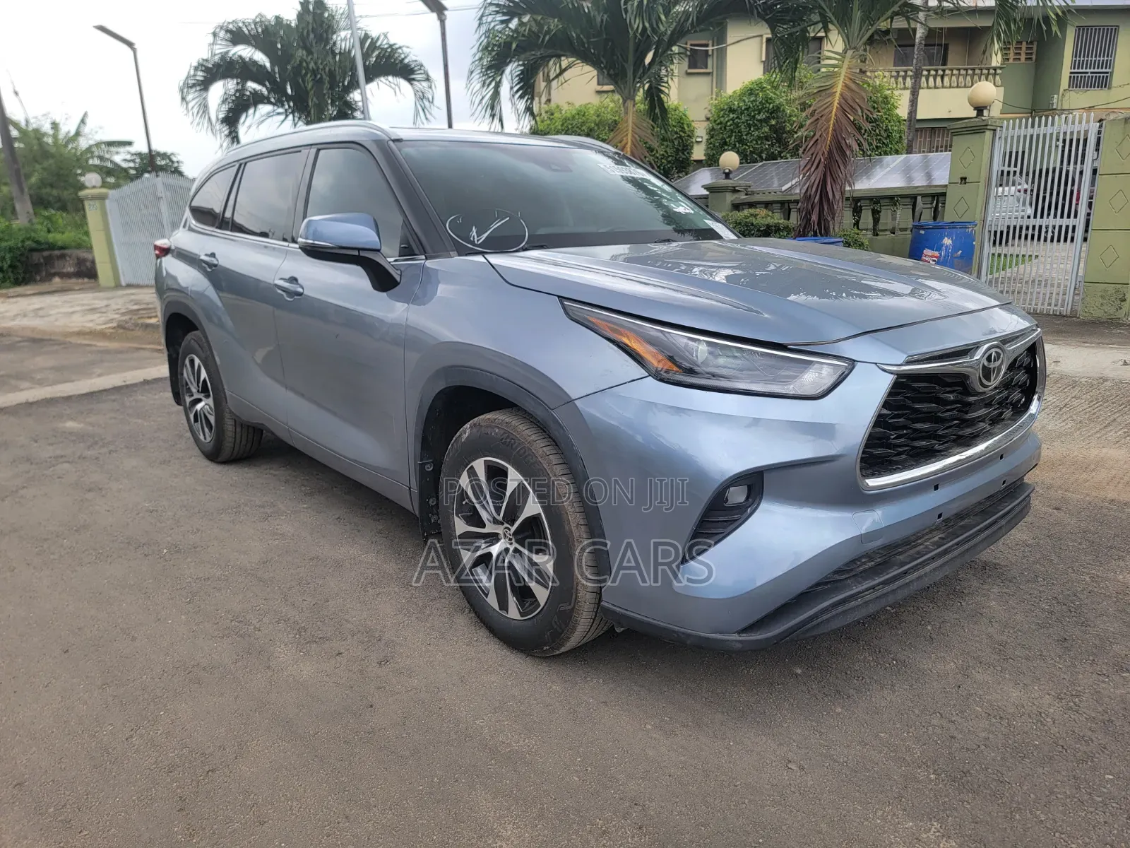 Toyota Highlander XLE 2021 Blue