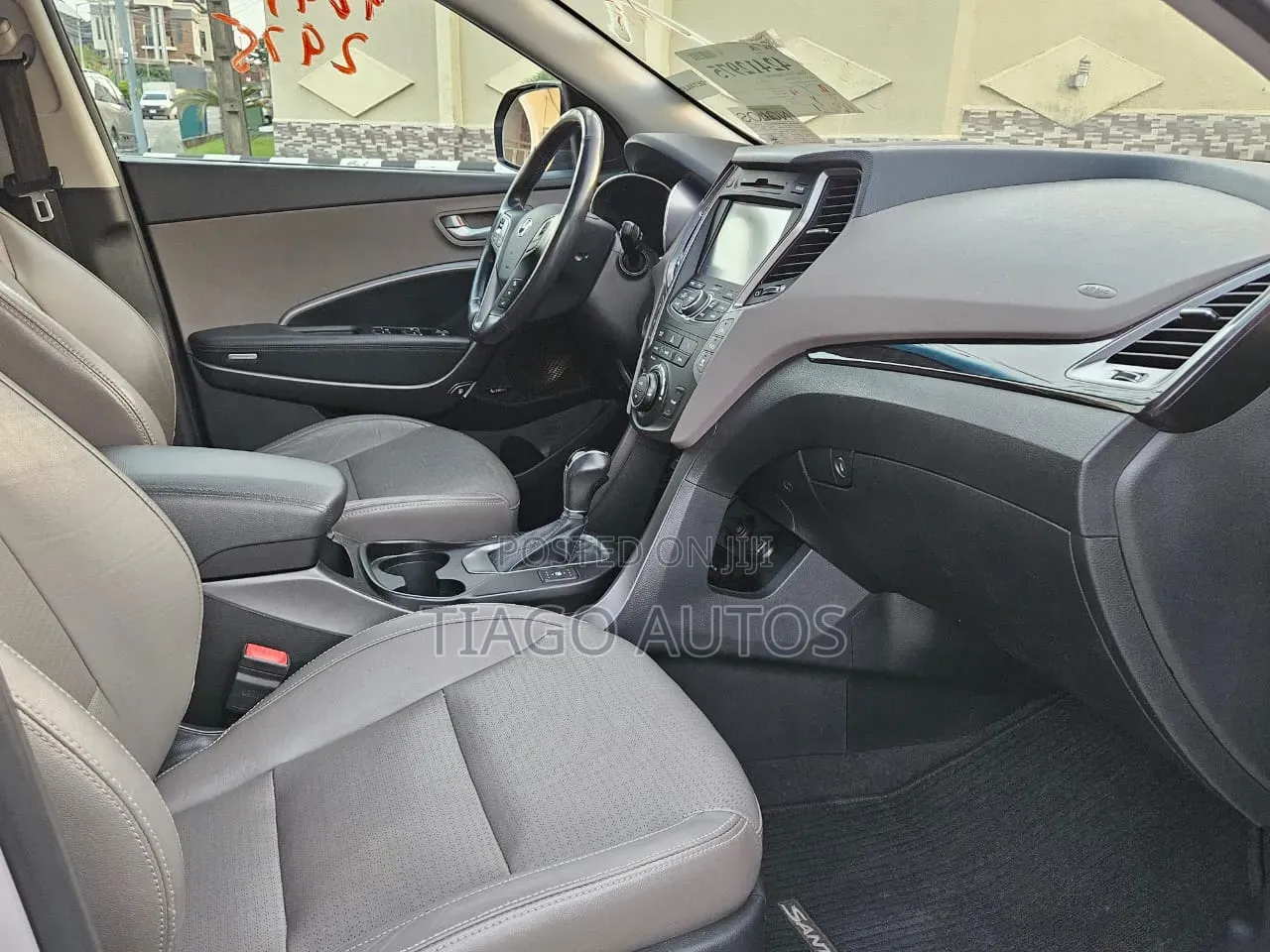 Hyundai Santa Fe Limited 4dr SUV AWD (3.3L 6cyl 6A) 2014 Silver