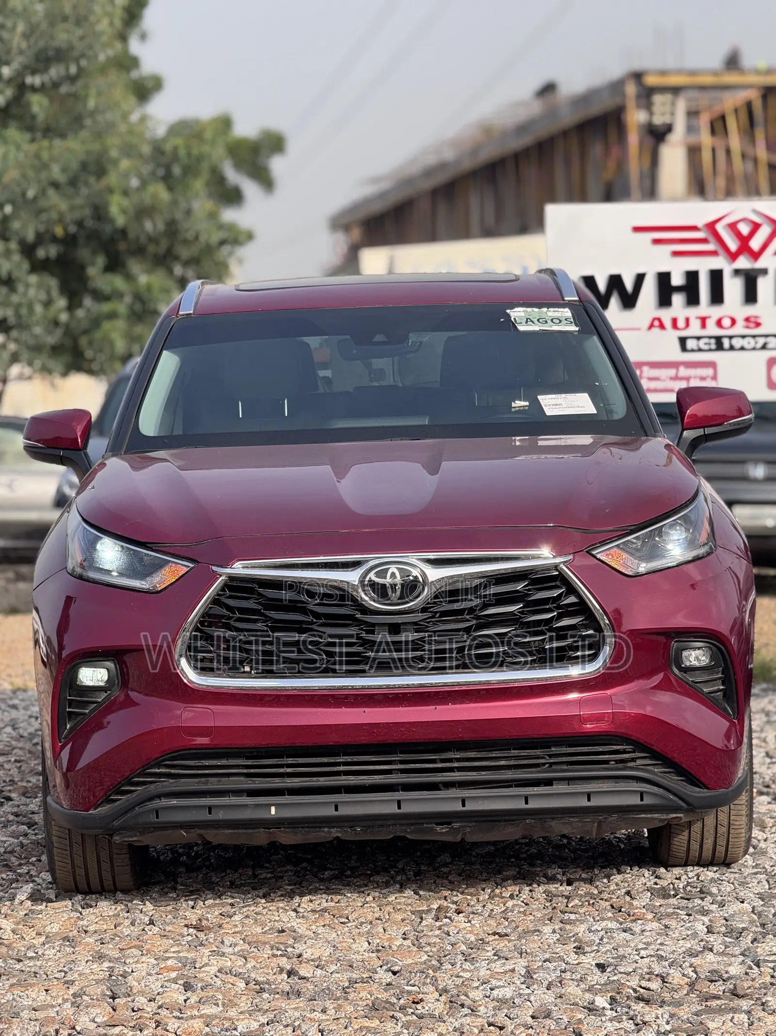 Toyota Highlander XLE 2022 Red