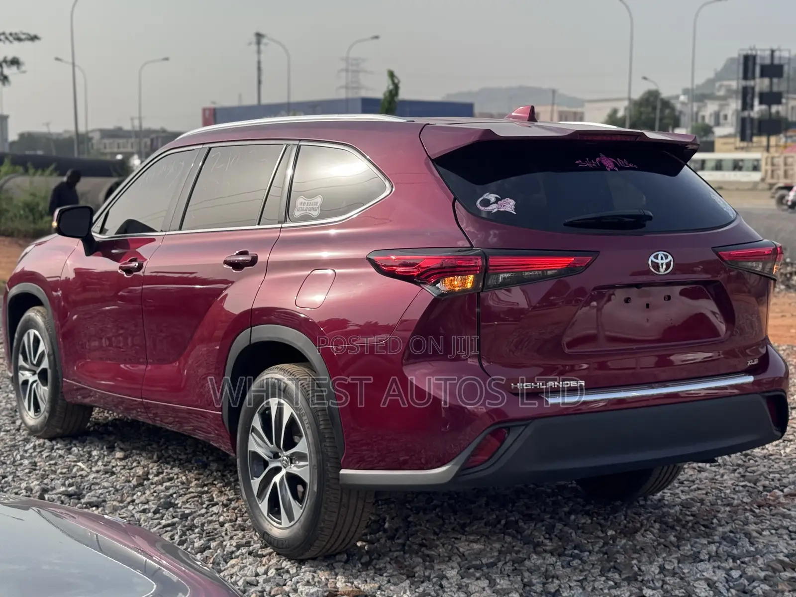 Toyota Highlander XLE 2022 Red