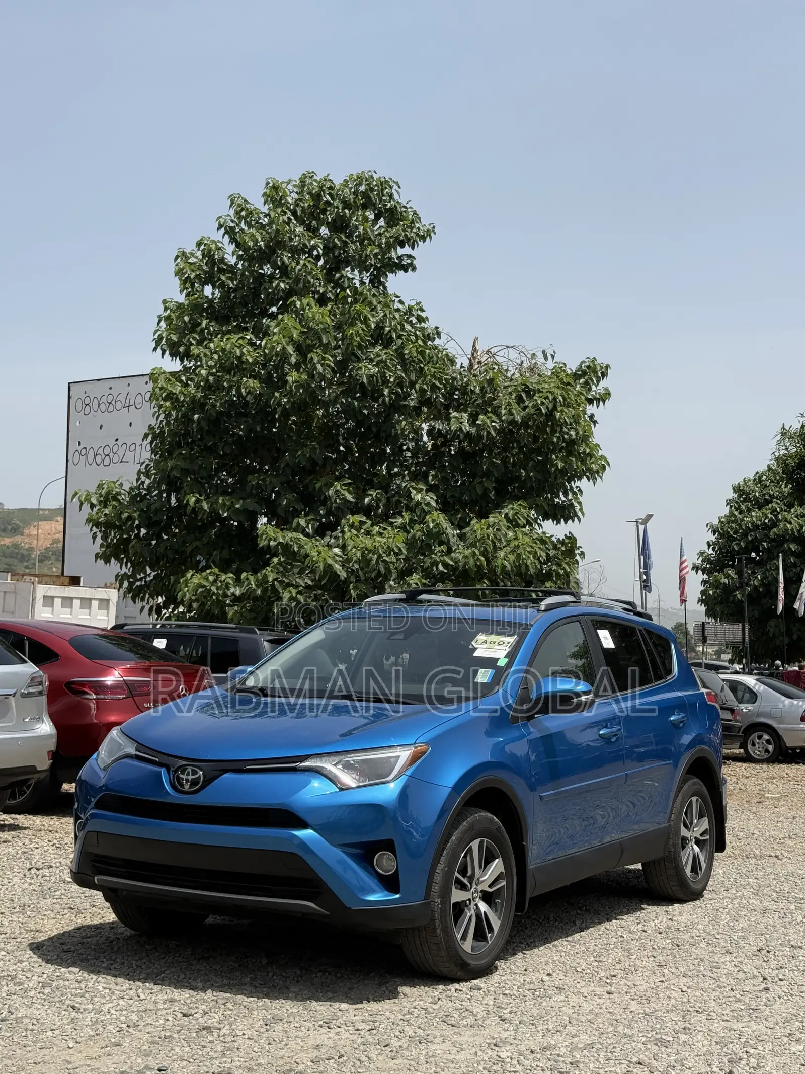 Toyota RAV4 XLE 4dr SUV AWD (2.5L 4cyl 6A) 2018 Blue