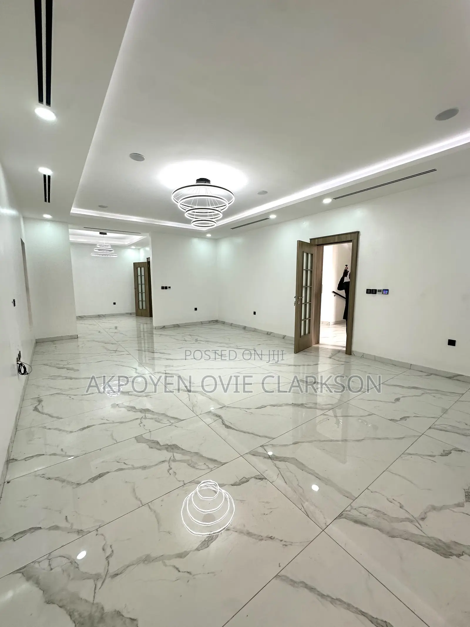 5bdrm Duplex in Guzape District for sale